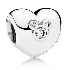 Pandora Disney | Mickeys heart charm
